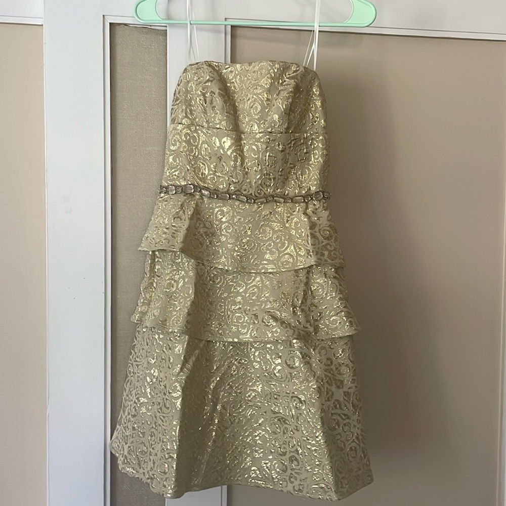 Stunning tiered gold strapless dress
